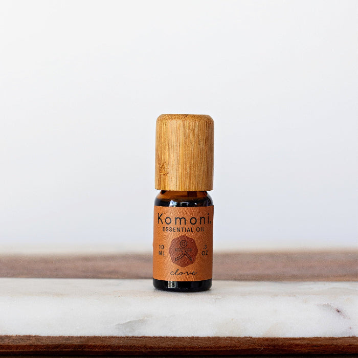 KOMONI Clove Essential Oil, 10 ml, product packaging